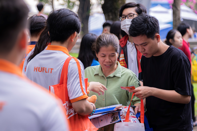 HUFLIT - Lựa chọn ổn định và linh hoạt trong mùa điều chỉnh nguyện vọng - Ảnh 1.