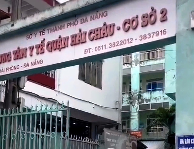 Lãnh đạo trung tâm y tế nói gì về việc khám sức khỏe tại ‘quán tạp hóa’?