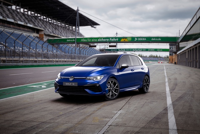 Volkswagen Golf nhận đặt cọc, giá dự kiến từ 798 triệu đồng - Ảnh 3.