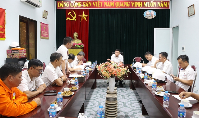 EVNNPT tập trung cao độ, chủ động ứng phó với bão số 3- Ảnh 4. EVNNPT tập trung cao độ, chủ động ứng phó với bão số 3- Ảnh 4.