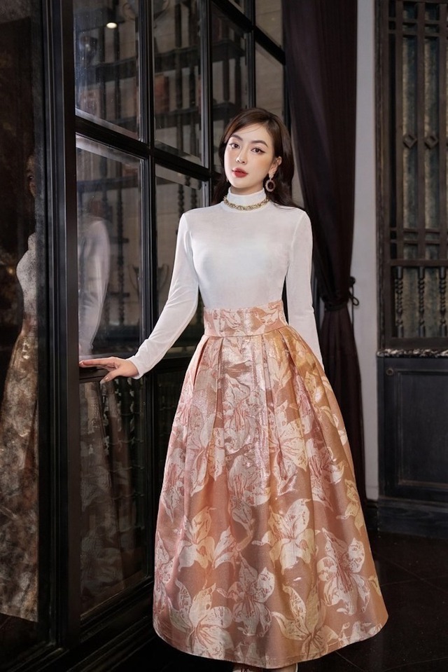 Định hình lại phong cách với áo thun cổ lọ - Ảnh 6.