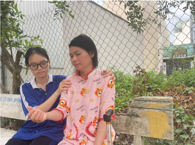Cô học trò xin được cứu giúp để không đơn độc trước bão giông cuộc đời - Ảnh 1.