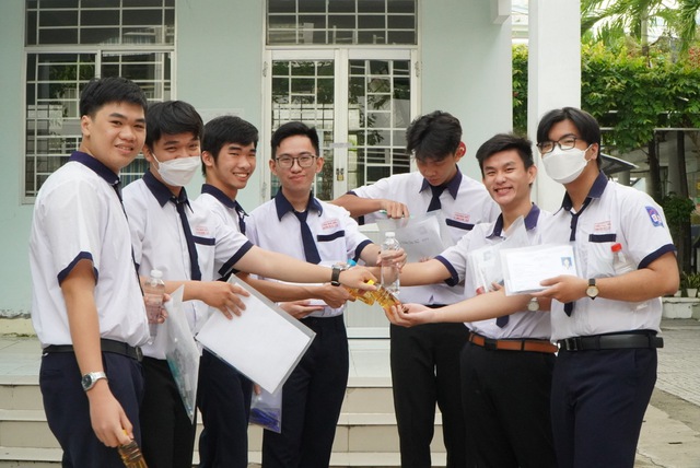 Trường ĐH Cần Thơ lấy điểm sàn từ 15-21,5 điểm - Ảnh 2.