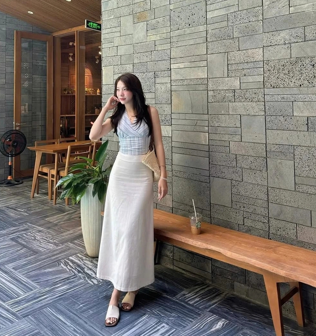 Hóa nàng thơ với áo yếm cổ chữ V- Ảnh 8.