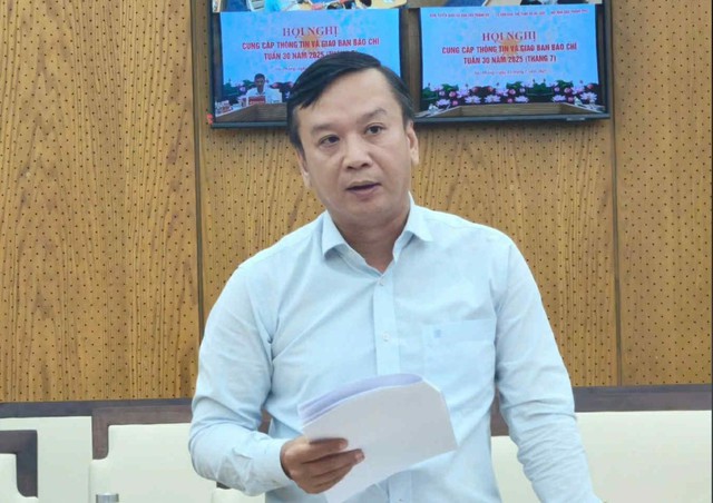 Nam sinh bị ‘rút trúng tuyển’ sau 10 ngày nhập học được nhận lại vào trường chuyên Nam sinh bị ‘rút trúng tuyển’ sau 10 ngày nhập học được nhận lại vào trường chuyên