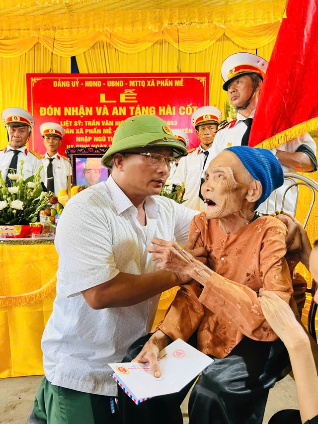 78 năm Ngày Thương binh - Liệt sĩ: Những người mẹ trăm tuổi đón con 'trở về' - Ảnh 5. 78 năm Ngày Thương binh - Liệt sĩ: Những người mẹ trăm tuổi đón con 'trở về' - Ảnh 5.