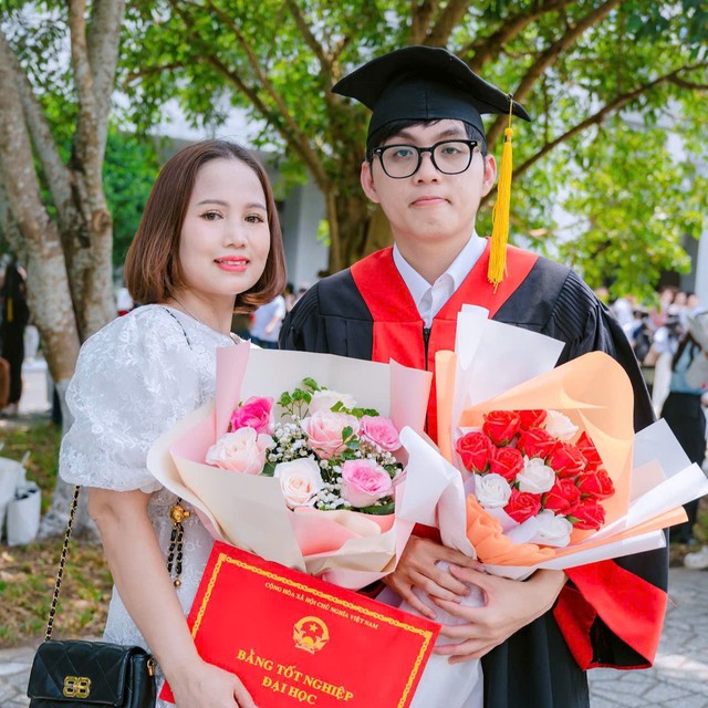 'Bí quyết' nhận học bổng toàn phần tại Mỹ và Ý của nam sinh miền Tây - Ảnh 1.