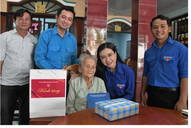 Thế hệ trẻ tri ân các mẹ Việt Nam anh hùng - Ảnh 4.