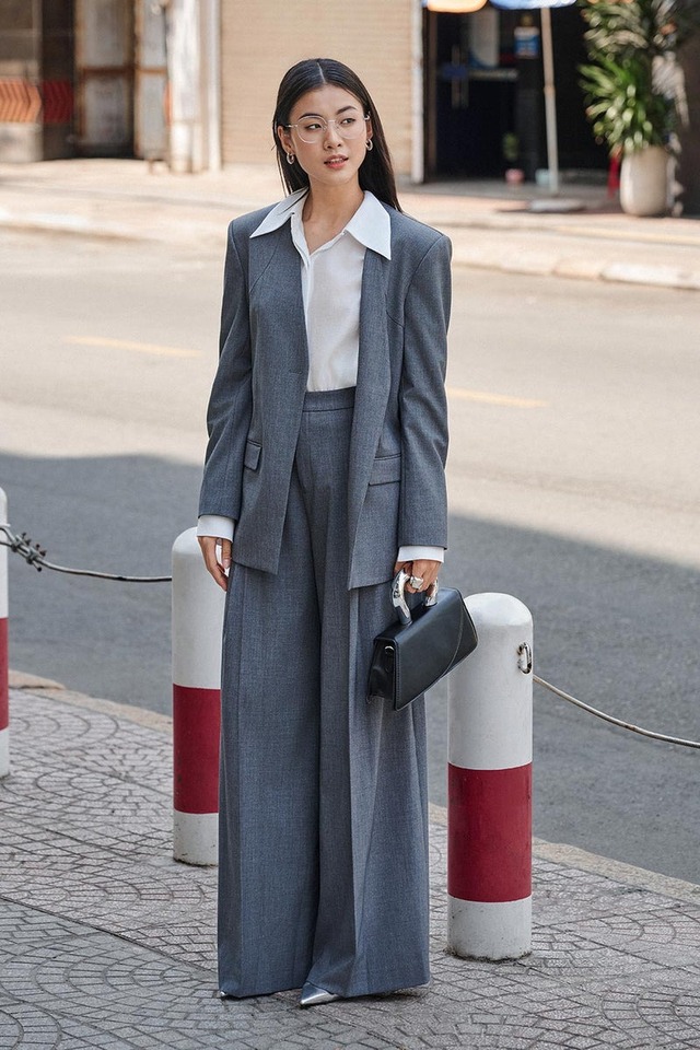 Áo blazer không cổ tưởng chừng phá cách nhưng lại cực kỳ thanh lịch- Ảnh 3.