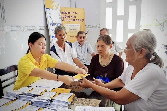 Lịch chi trả lương hưu, trợ cấp BHXH tháng 8: TP.HCM chi trả vào ngày nào? - Ảnh 1.
