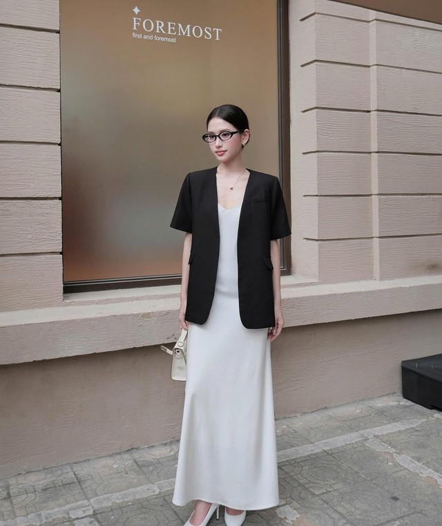 Áo blazer không cổ tưởng chừng phá cách nhưng lại cực kỳ thanh lịch- Ảnh 8.