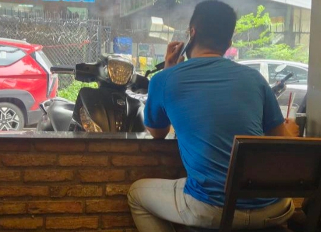 Bỗng dưng bị người lạ gọi điện thoại hỏi 'anh vừa đặt massage tận nơi phải không?' - Ảnh 1.