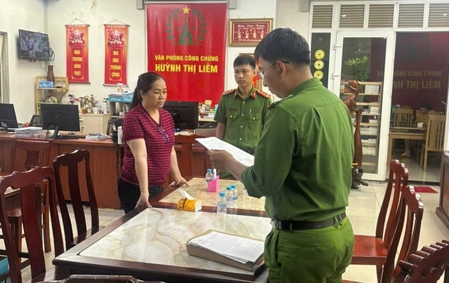 Đồng Nai: Khởi tố, bắt giam một Công chứng viên - Ảnh 1.