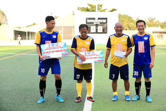 Công Nhậm lập hat-trick, Minh 'nhí' ghi cú đúp tạo kịch tính tại Trường ĐH Đồng Tháp- Ảnh 3.