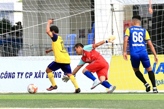 Công Nhậm lập hat-trick, Minh 'nhí' ghi cú đúp tạo kịch tính tại Trường ĐH Đồng Tháp- Ảnh 2.