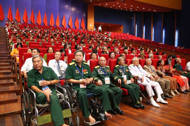 Trợ cấp ưu đãi người có công phải là mức cao nhất trong các chính sách xã hội- Ảnh 2. Trợ cấp ưu đãi người có công phải là mức cao nhất trong các chính sách xã hội- Ảnh 2.