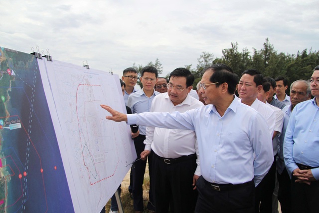  Phó thủ tướng Bùi Thanh Sơn kiểm tra địa điểm quy hoạch Nhà máy điện hạt nhân Ninh Thuận- Ảnh 1.