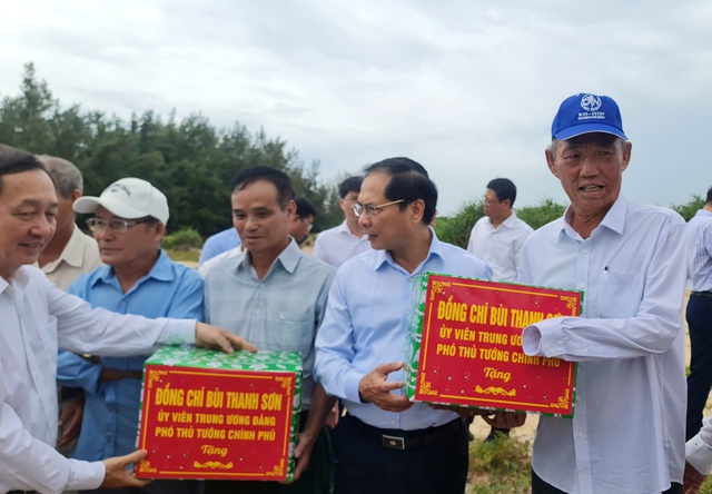  Phó thủ tướng Bùi Thanh Sơn kiểm tra địa điểm quy hoạch Nhà máy điện hạt nhân Ninh Thuận- Ảnh 4.