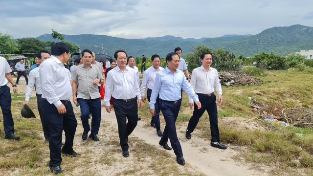  Phó thủ tướng Bùi Thanh Sơn kiểm tra địa điểm quy hoạch Nhà máy điện hạt nhân Ninh Thuận- Ảnh 2.