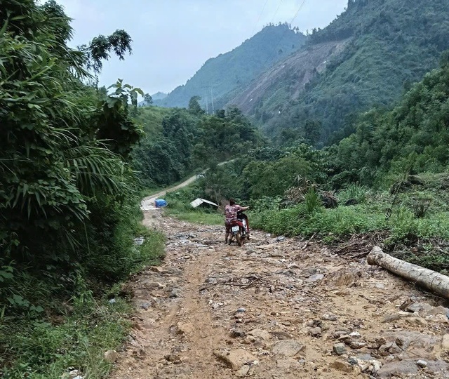 Bản Giáng không còn xa- Ảnh 1. Bản Giáng không còn xa- Ảnh 1.