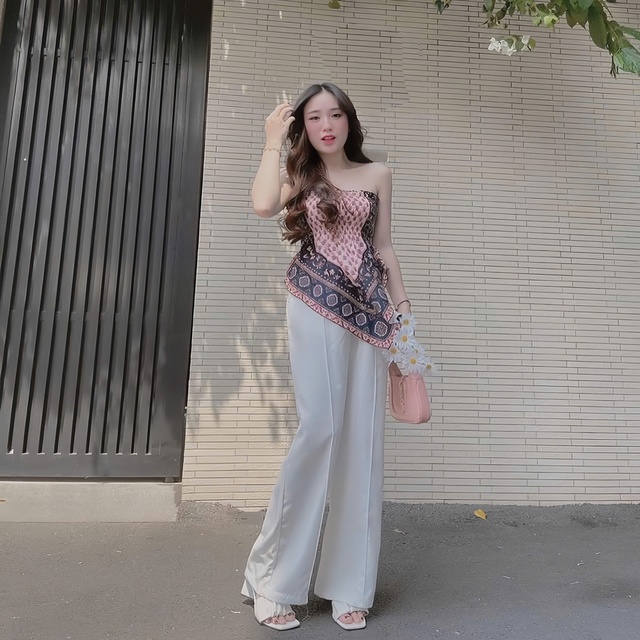 Phong cách ấn tượng với họa tiết thổ cẩm khi đi du lịch- Ảnh 2.