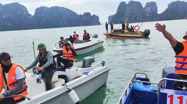 Vụ lật tàu trên vịnh Hạ Long: Phát hiện thi thể nạn nhân nữ giới - Ảnh 2.