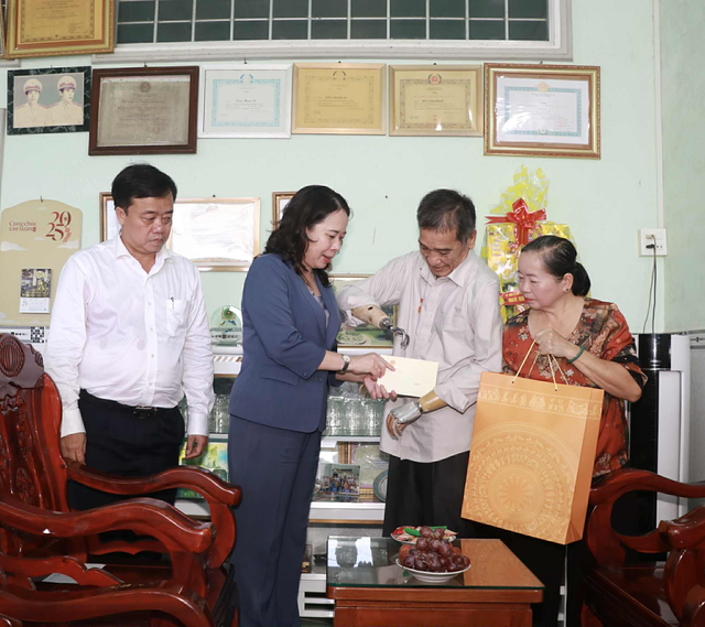 Phó Chủ tịch nước Võ Thị Ánh Xuân tri ân người có công tại Cà Mau - Ảnh 2.