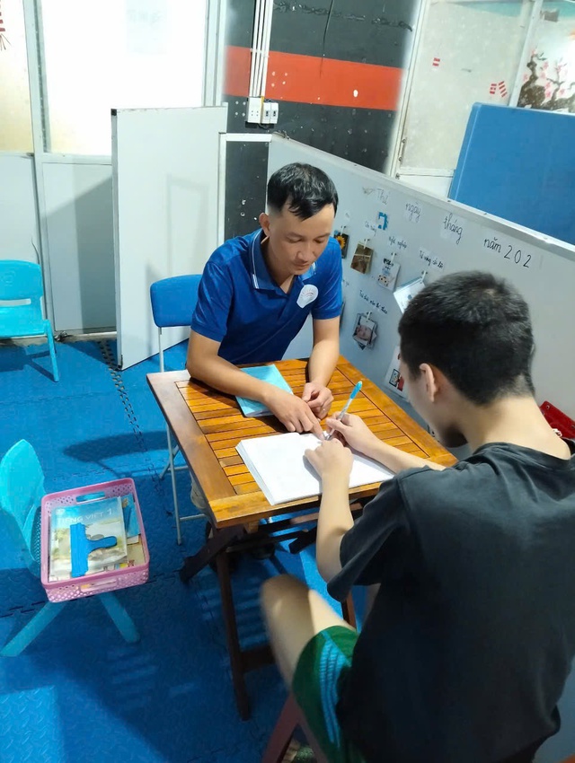 Thầy giáo của trẻ tự kỷ
