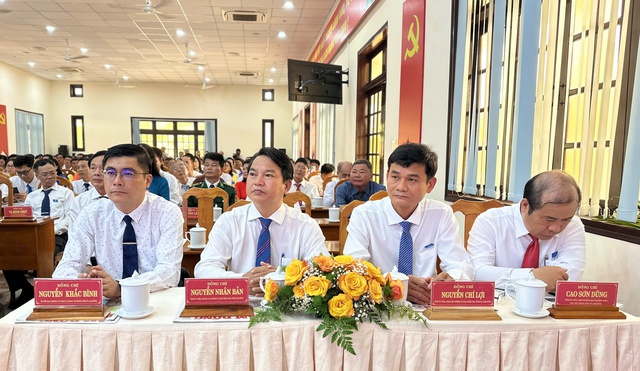 Bí thư Lâm Đồng Y Thanh Hà Niê Kđăm dự đại hội Đảng đặc khu Phú Quý- Ảnh 4.
