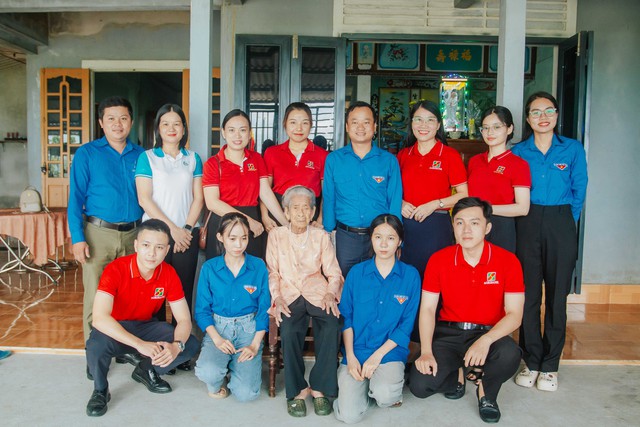 Giây phút hạnh phúc của các Bà mẹ Việt Nam anh hùng ở Quảng Trị - Ảnh 5.