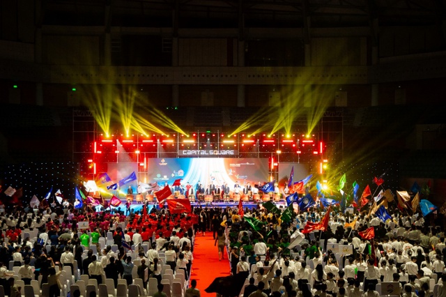 Gần 2.000 chuy&ecirc;n vi&ecirc;n khuấy động lễ ra qu&acirc;n si&ecirc;u dự &aacute;n Capital Square Đ&agrave; Nẵng- Ảnh 1.