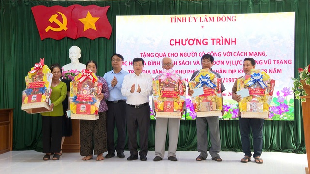 Bí thư Lâm Đồng Y Thanh Hà Niê Kđăm dự đại hội Đảng đặc khu Phú Quý- Ảnh 5.