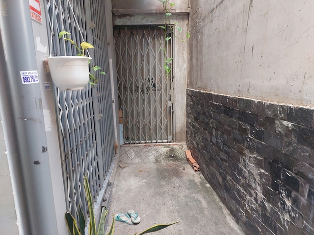 TP.HCM: Phát hiện thi thể nữ trong vali bốc mùi - Ảnh 1.