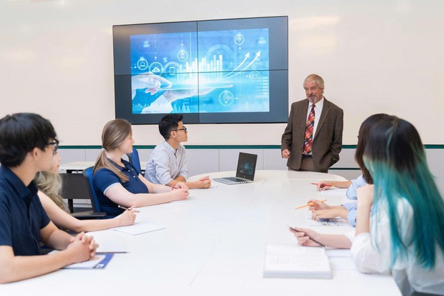 Bài học cảnh tỉnh từ ‘ngỗng trời’: Du học rất cần chiến lược - Ảnh 2.