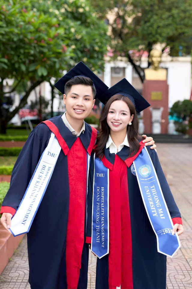 Sash ‘cháy đơn’ trong mùa tốt nghiệp - Ảnh 1.