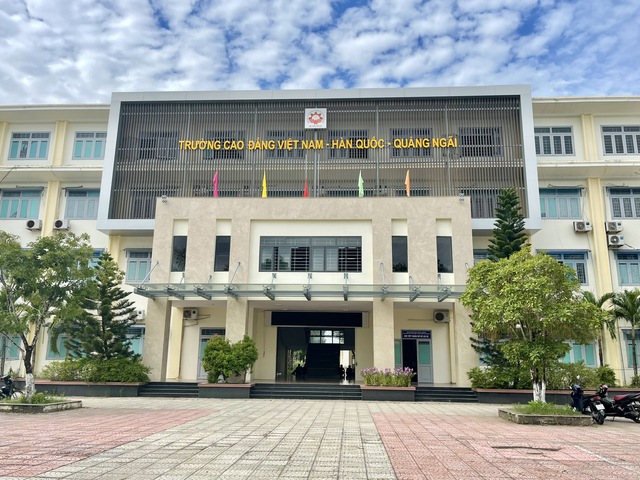 Trường cao đẳng ‘hụt hơi’ tài chính, giảng viên bị nợ lương, tiền dạy vượt giờ - Ảnh 1. Trường cao đẳng ‘hụt hơi’ tài chính, giảng viên bị nợ lương, tiền dạy vượt giờ - Ảnh 1.