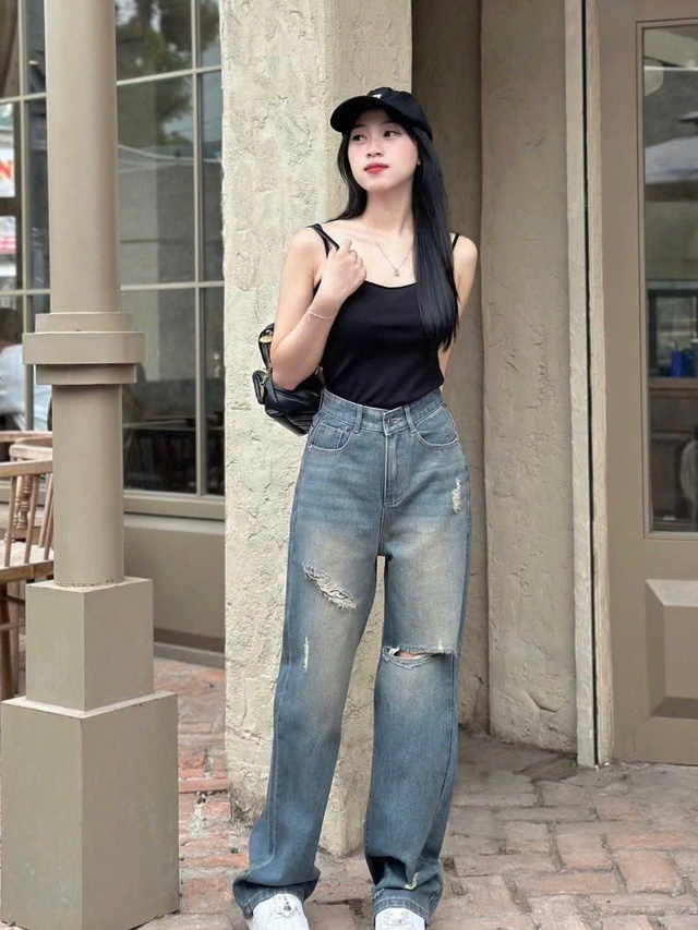 Khi sự bụi bặm lên ngôi cùng quần jeans rách Khi sự bụi bặm lên ngôi cùng quần jeans rách