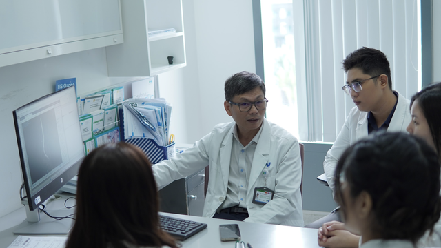 BS.CKII Trần Lương Anh: 'Điều gì tốt nhất cho bệnh nhân thì làm'- Ảnh 5. BS.CKII Trần Lương Anh: 'Điều gì tốt nhất cho bệnh nhân thì làm'- Ảnh 5.