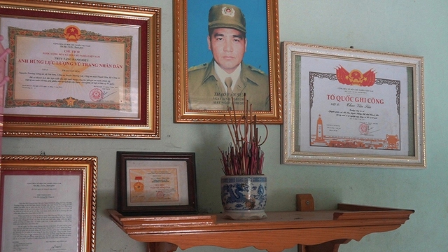 Anh hùng miền biên viễn Anh hùng miền biên viễn