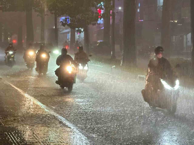 Mưa dồn, bão dập trong những tháng tới Mưa dồn, bão dập trong những tháng tới