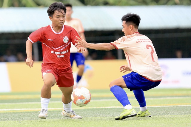Chung kết ‘trong mơ' bóng đá sinh viên Cúp Trường Đại học Đồng Tháp- Ảnh 2. Chung kết ‘trong mơ' bóng đá sinh viên Cúp Trường Đại học Đồng Tháp- Ảnh 2.