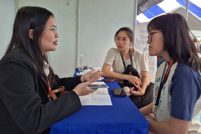 Tốt nghiệp ĐH nhưng viết không được hồ sơ xin việc?: Nhiều CV giống nhau đến mức vô hồn Tốt nghiệp ĐH nhưng viết không được hồ sơ xin việc?: Nhiều CV giống nhau đến mức vô hồn