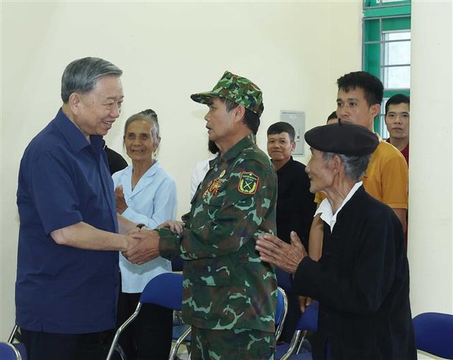 General Secretary To Lam inspects the operation of the political system in Si Pa Phin commune - Photo 4.