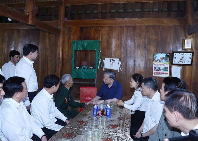 General Secretary To Lam inspects the operation of the political system in Si Pa Phin commune - Photo 3.