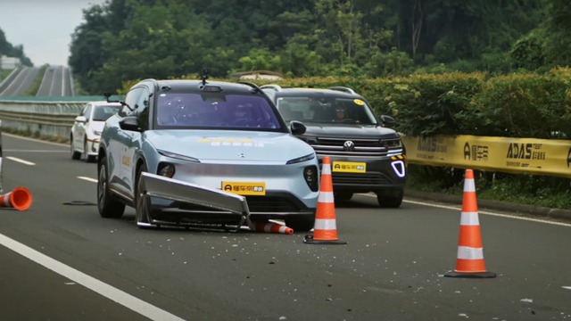 Thử hệ thống ADAS trên ô tô: Tesla 'áp đảo' loạt xe Trung Quốc - Ảnh 4.