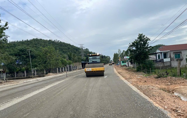 QL28B qua Lâm Đồng vướng mặt bằng, nguy cơ không kịp hoàn thành trong năm 2025- Ảnh 2. QL28B qua Lâm Đồng vướng mặt bằng, nguy cơ không kịp hoàn thành trong năm 2025- Ảnh 2.