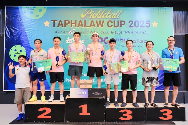 Tranh tài sôi nổi tại giải pickleball TAPHALAW Cup 2025- Ảnh 3. Tranh tài sôi nổi tại giải pickleball TAPHALAW Cup 2025- Ảnh 3.
