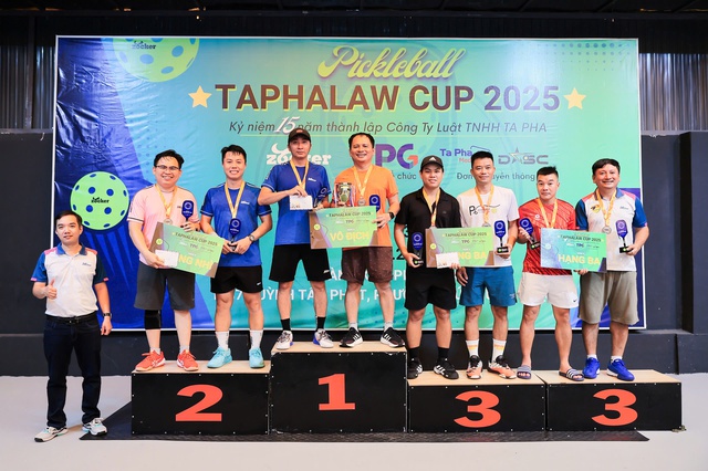 Tranh tài sôi nổi tại giải pickleball TAPHALAW Cup 2025- Ảnh 4. Tranh tài sôi nổi tại giải pickleball TAPHALAW Cup 2025- Ảnh 4.