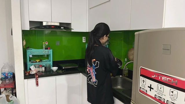 Khóc ròng vì giá nhà trọ tăng - Ảnh 2.