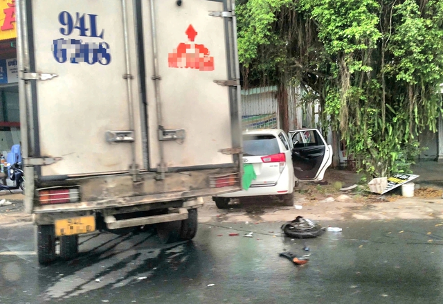 Cà Mau: Tai nạn liên hoàn trên QL1 làm 1 người tử vong, 4 người bị thương- Ảnh 1.